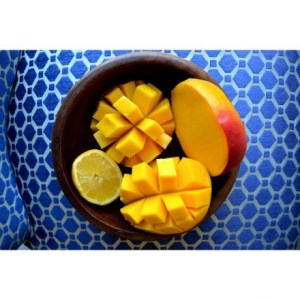 Does-anyone-else-squeeze-lemon-juice-over-their-mangoes-Ive-been-loving-this-combination-lately