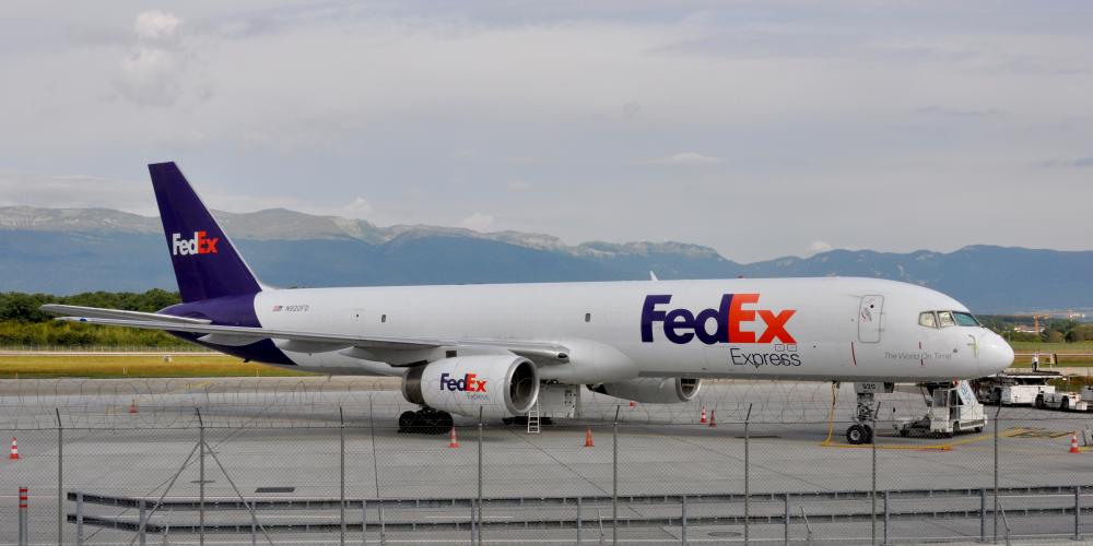 20180817-N728-vliegtuig-FederalExpress-N920FD-Boeing757-Cointrin-TunnelRoutier-CH