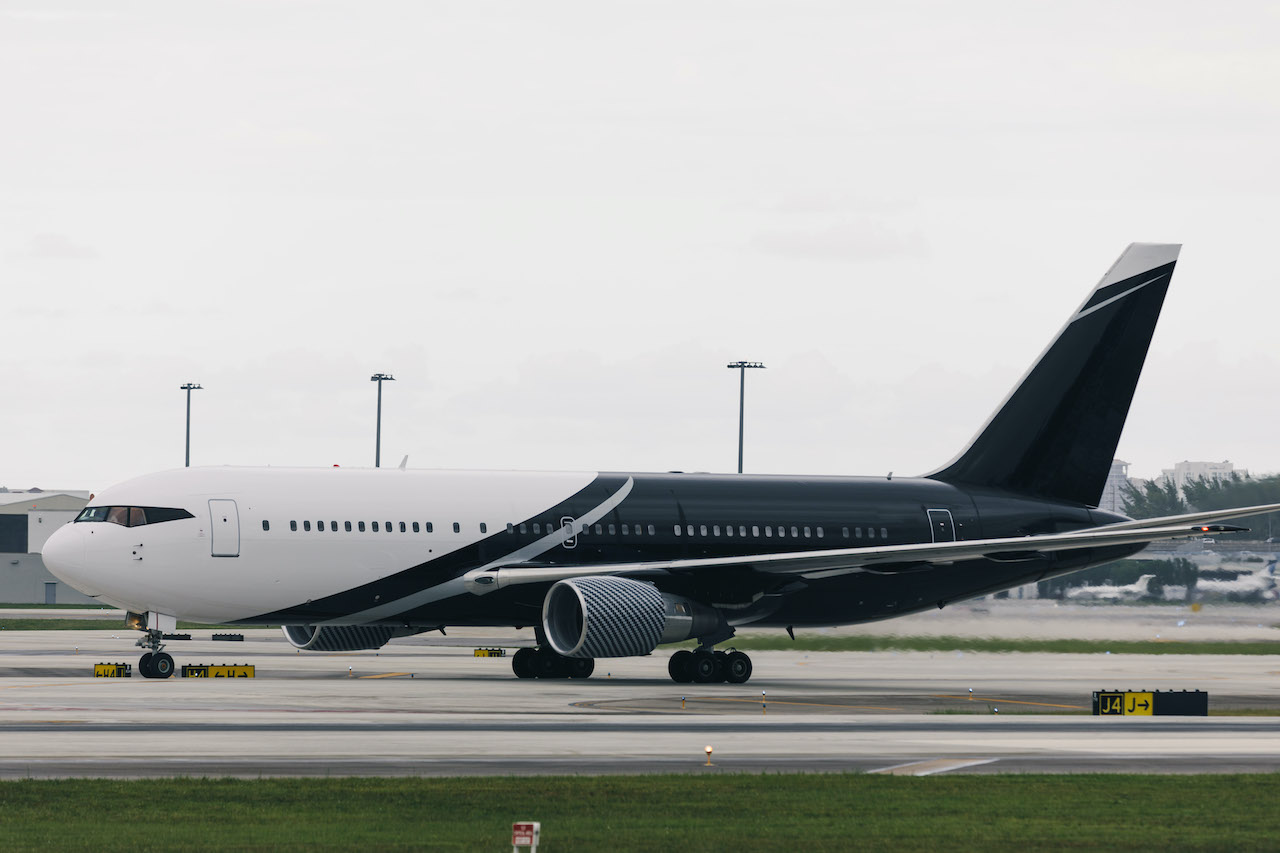 boeing_767_taxi_copy